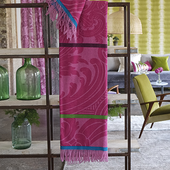 constantinople-fuchsia-blanket-lifestyle-main