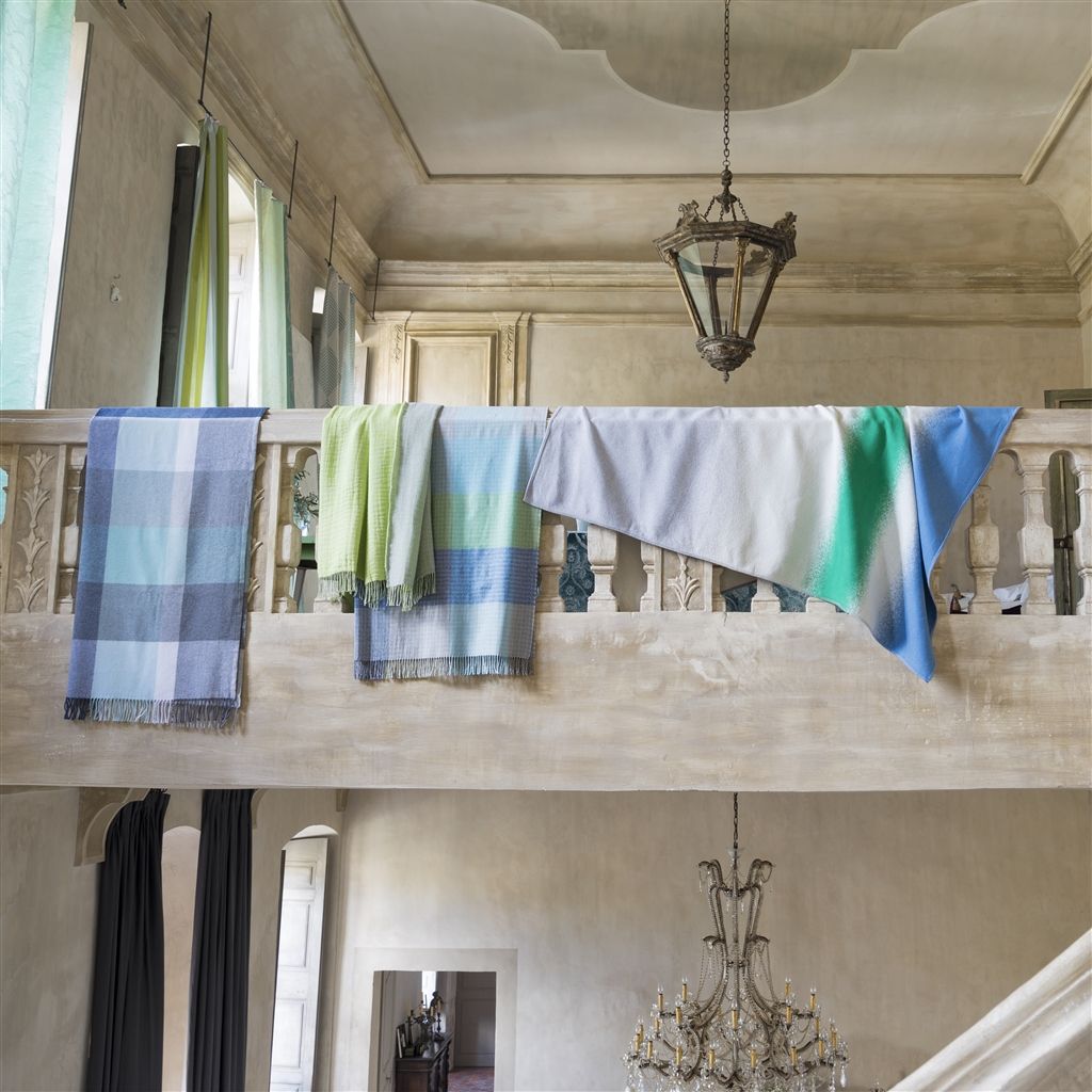 61310