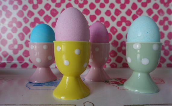 Hur man färgar ägg på bästa sätt i påsk