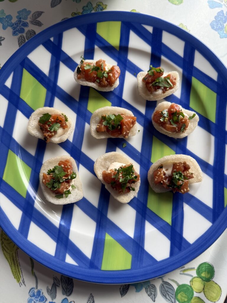 Världens godaste förrätt med räkchips och sushilax!